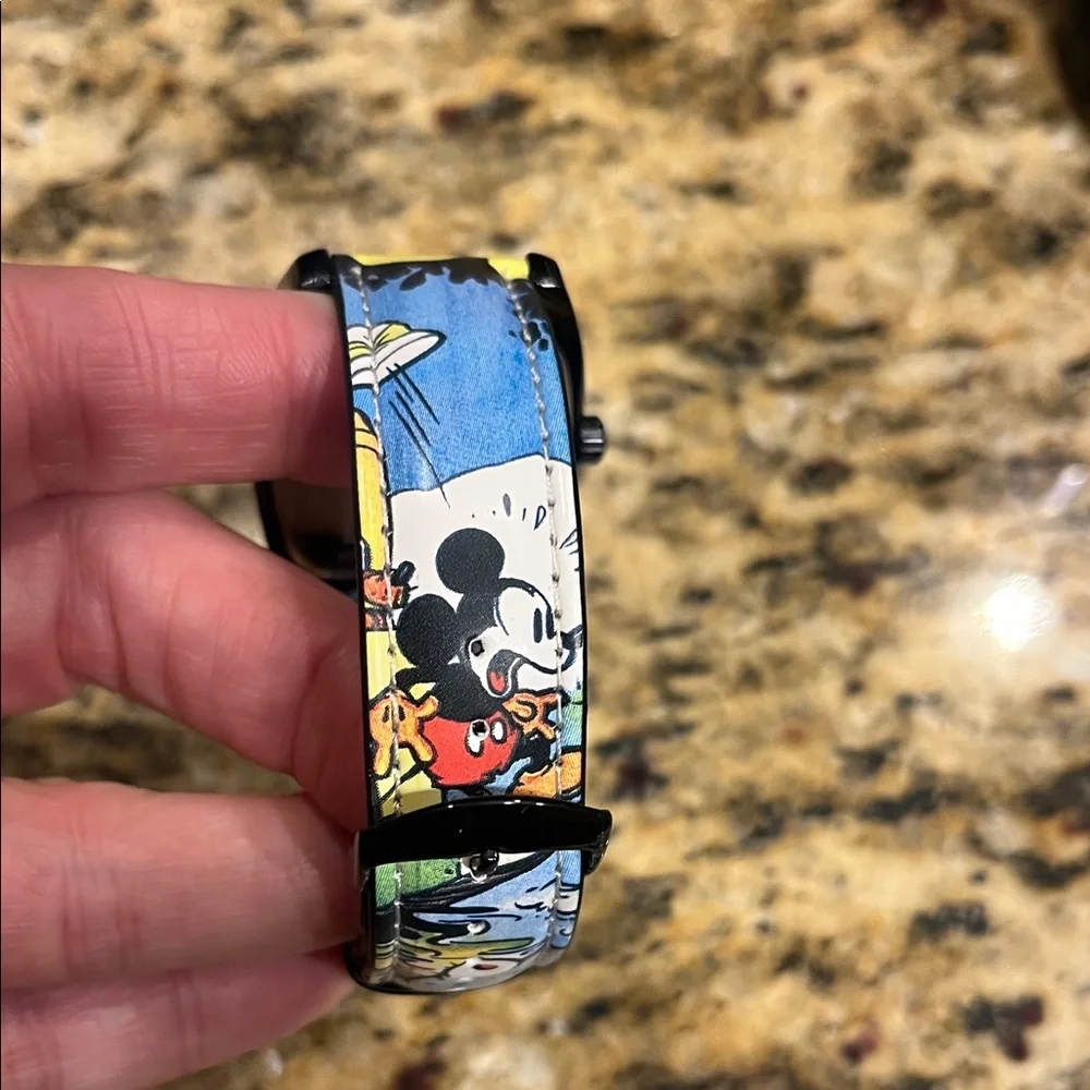 Vintage Disney Mickey Mouse Watch - Picture 2 of 10